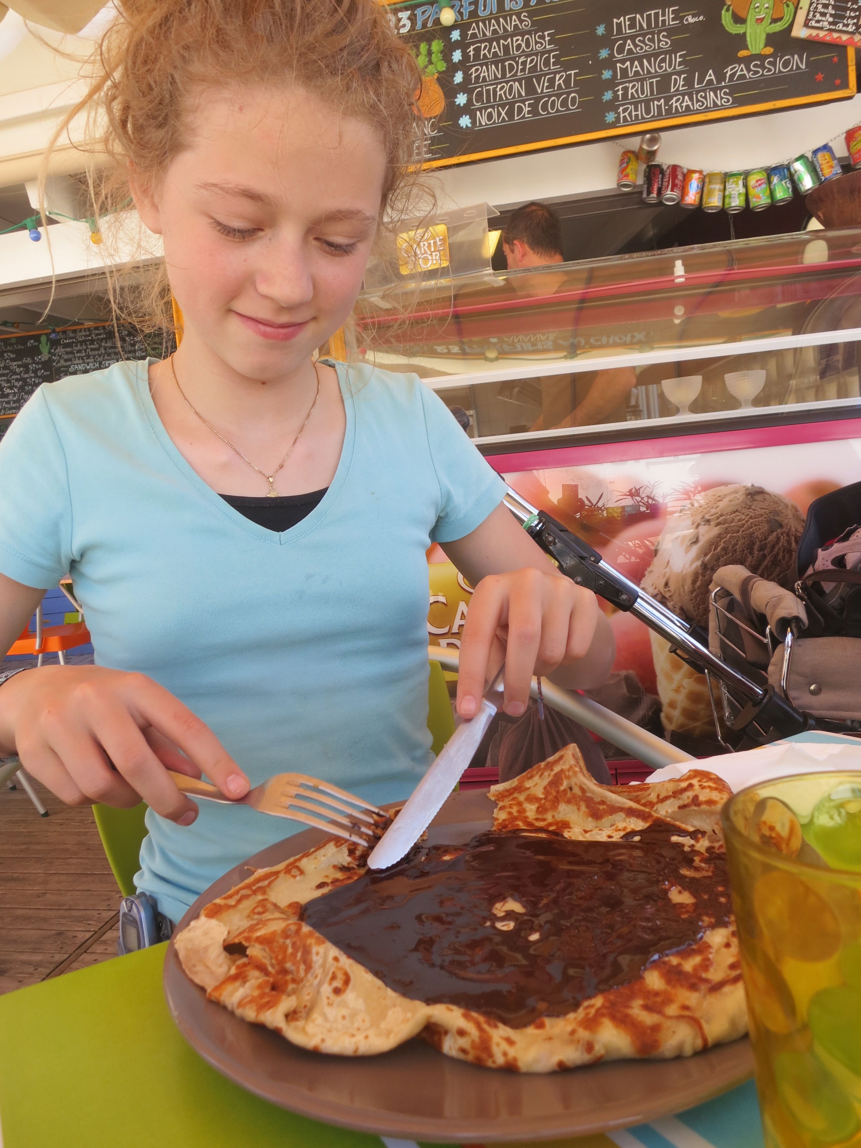 crepes, indtaget i pandekagernes egen republik, godt med smeltet chokoladle